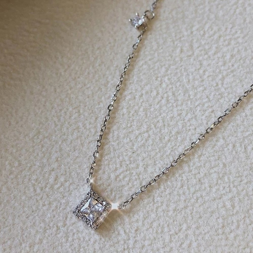 NEW 925 Sterling Silver Diamond Halo Necklace